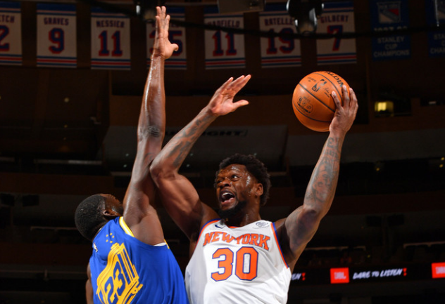  库里单节轰下二十分，勇士客场击溃开拓者